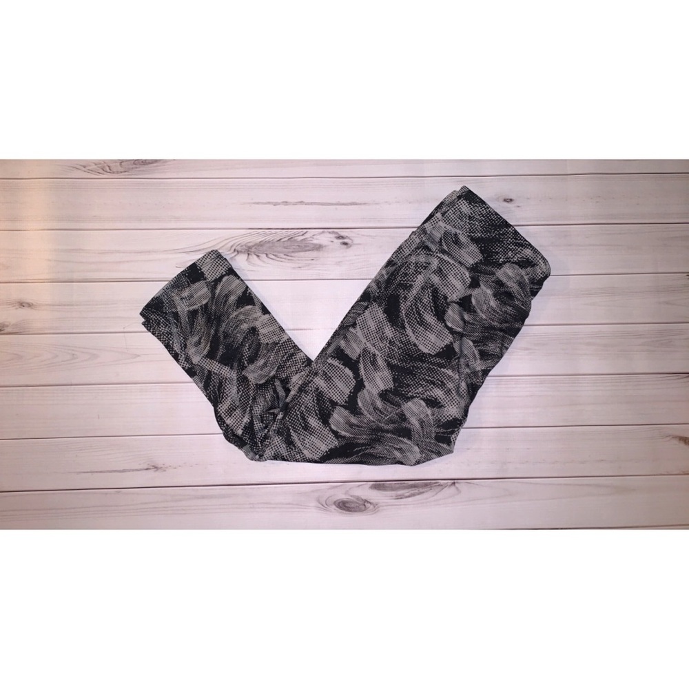 Danskin Now Capri Leggings